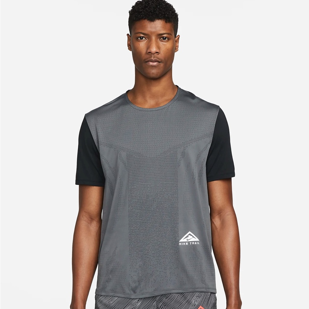 Nike Dri-FIT Rise 365 Men's Short-Sleeve Trail Running Top